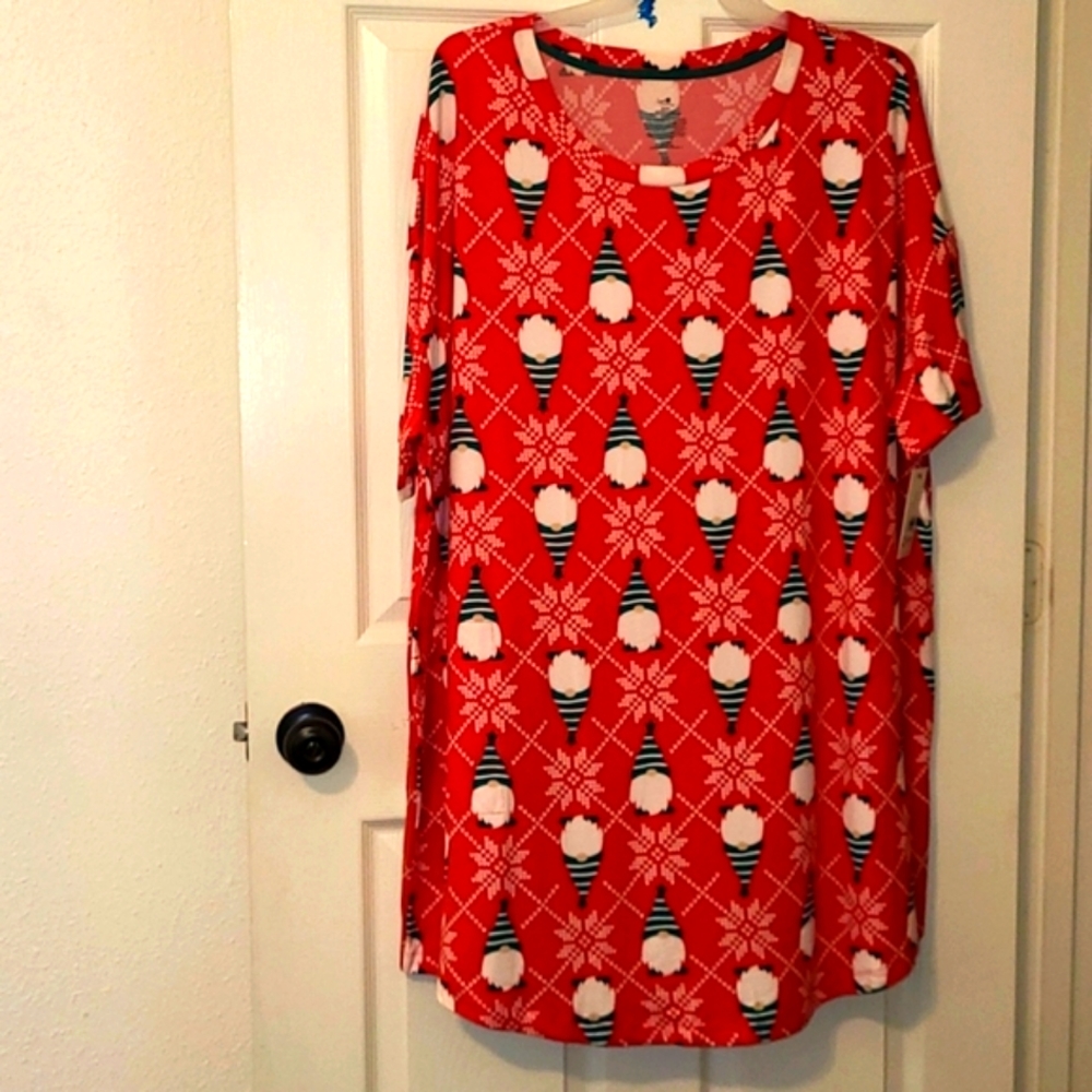 NWT Christmas Gnomes Comfy with Pockets Graphic Print Soft Sleepshirt  Size XL